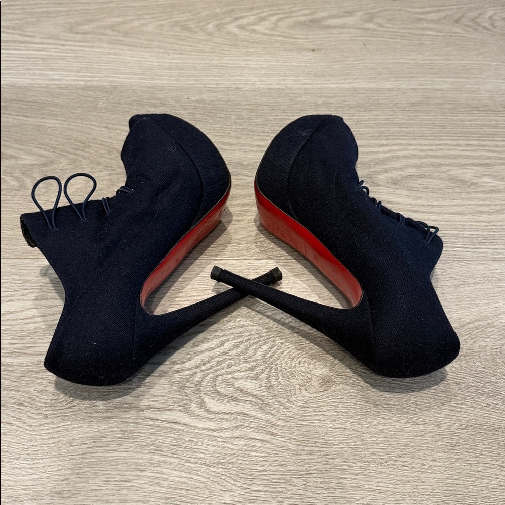 Christian Louboutin Navy Flannel "Loubout" 150 Peep-Toe Booties - Picture 5 of 8